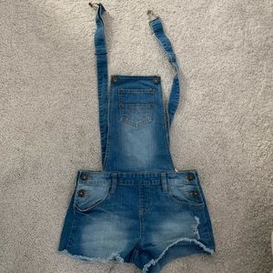 Overall shorts